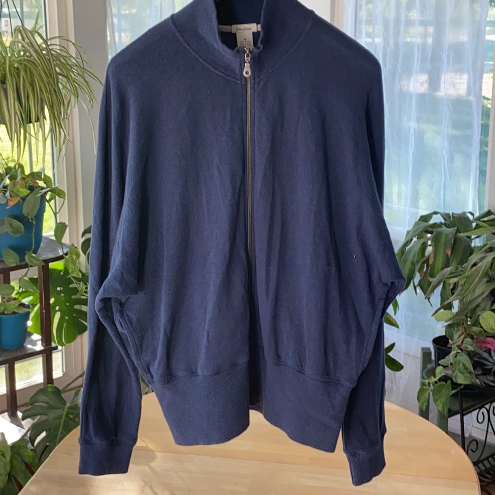 NEIMAN MARCUS. Medium SweatShirt w/Exaggerated arms, Breathable Blue %100 Cotton